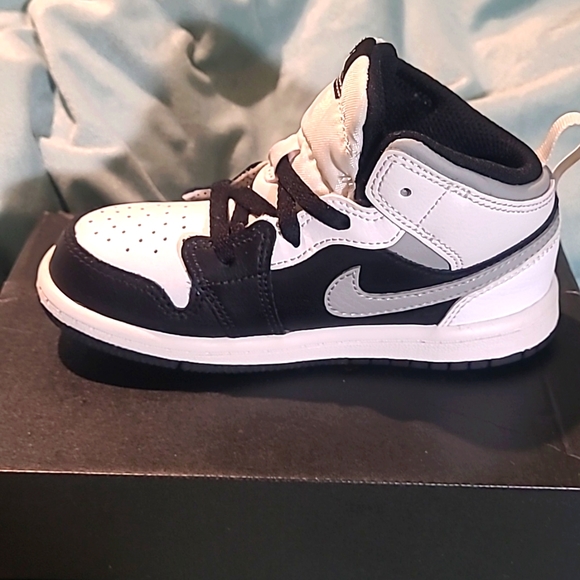 Air Jordan 1 Mid Toddler "White Shadow" - Picture 4 of 12